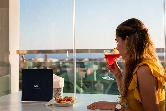 Blau Skybar